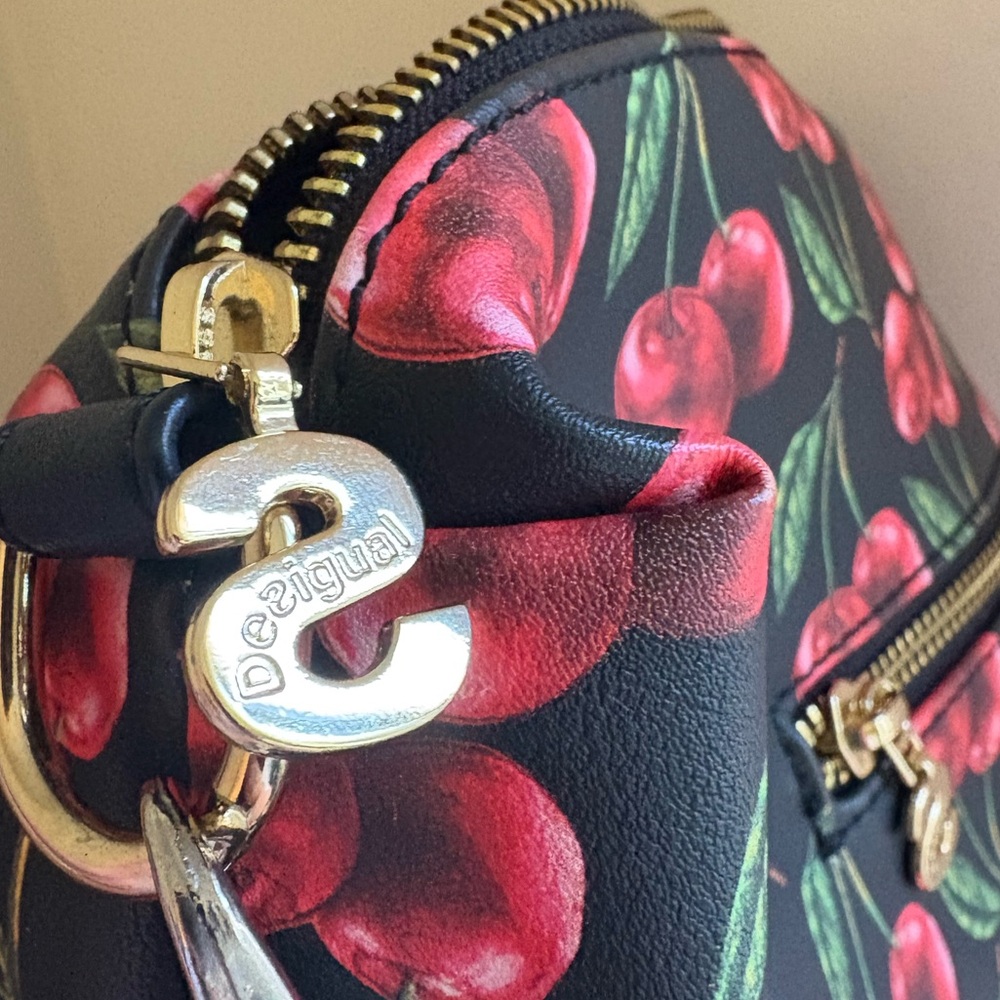 Desigual Cherry Crossbody Bag NWOT - Picture 5 of 9